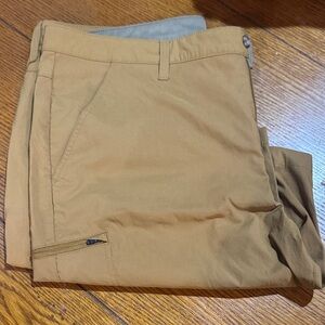 Eddie Bauer Men's Tan Cargo Shorts